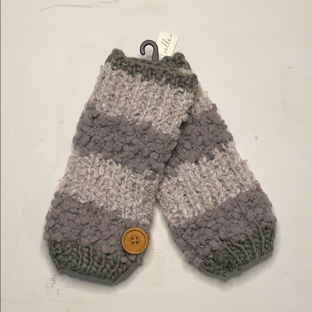 Simply Noelle wrist warmers